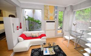 Posezení v ubytování Corgi Guest House