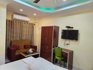โทรทัศน์และ/หรือระบบความบันเทิงของ Hotel Royal Sunview