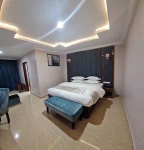 Gallery image of Grand East Hotel in Akwa