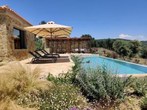 Piscina a Finca Morea o a prop
