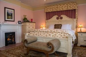 Imagen de la galería de Oak Hill On Love Lane Bed and Breakfast Inn, en Waynesville