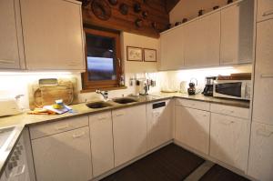 Kuchyň nebo kuchyňský kout v ubytování Haus Tiefbach - Apartment Cervino