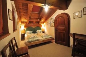 Postel nebo postele na pokoji v ubytování Haus Tiefbach - Apartment Cervino