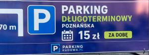 a blue parking sign with the words parking duritschitschitschitschitschitschitsch at Apartament Pierwszy Maj in Kudowa-Zdrój