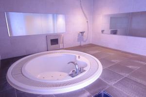 Ένα μπάνιο στο Blue Hotel Octa (Adult Only)