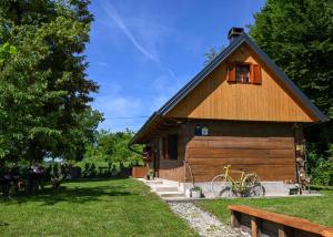 a building with a bike parked outside of it at Kuća za odmor Josipa in Klanjec