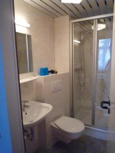 Koupelna v ubytování TIPTOP Hotel Garni Pfauen