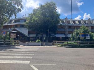 an empty parking lot in front of a building at Terminillo Lo chalet in Terminillo +8 photos