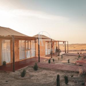 a tent in the middle of the desert at Kal Tenere Luxury Camp in El Karia