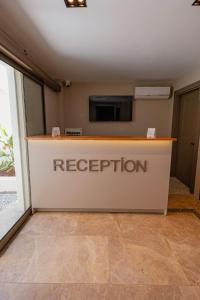 Vestibiulis arba registratūra apgyvendinimo įstaigoje Dumer Butik Hotel
