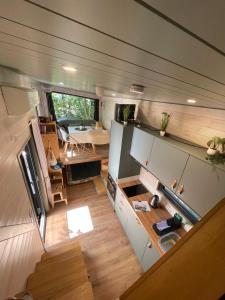 an aerial view of a kitchen in a tiny house at Tiny House am Ranziger See in Tauche