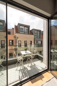 Un balcon sau o terasă la Lagirio Residence Taksim