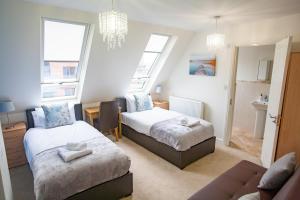 Gallery image of Comfortable Swindon Town Centre Apartments, FREE Parking, sleeps up to 8 in Swindon
