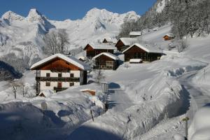 Gasthof "Zur Gemütlichkeit" v zime