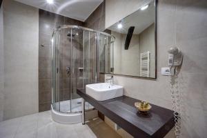 Koupelna v ubytování Hotel Ave Lux