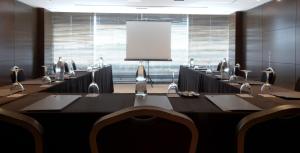 The business area and/or conference room at Hotel Zenit Pamplona