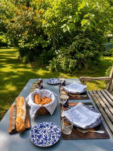 Menjar al bed and breakfast o a prop