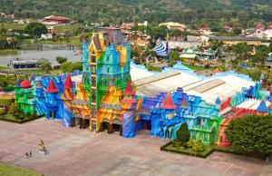 an amusement park with a colorful amusement park at Recanto da Dani in Penha