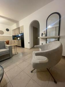 Кухня або міні-кухня у Inside Apartment