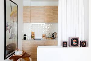 Kuchnia lub aneks kuchenny w obiekcie CBbC Suites Port Vell