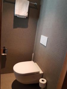 East West Hotel Basel的一间浴室