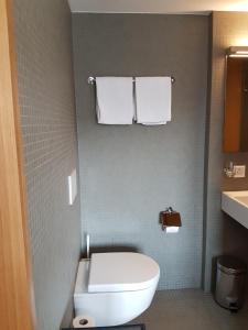 East West Hotel Basel的一间浴室