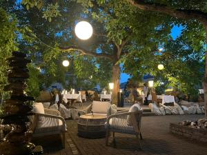 Jardí fora de Altes Kelterhaus & Plein Hotel by Markus Plein