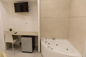 Kúpeľňa v ubytovaní Metronia Guest House