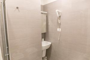 Kúpeľňa v ubytovaní Metronia Guest House