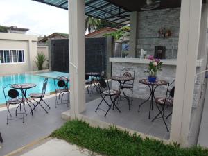 Bazén v ubytování Thuan Resort nebo v jeho okolí