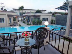 Bazén v ubytování Thuan Resort nebo v jeho okolí