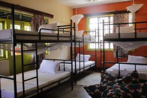 Двуетажно легло или двуетажни легла в стая в We Travel Hostel