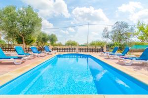 The swimming pool at or close to Villa César