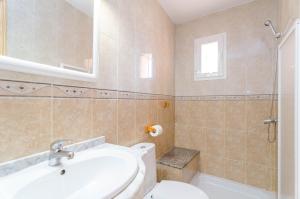 A bathroom at Villa César