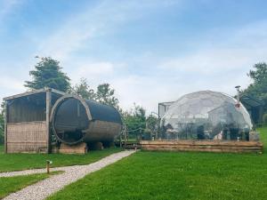 a couple of domes and a dome in a yard at Pendle Hill Dome - Ukc9599 in Earby