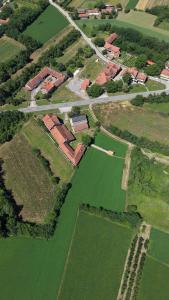 an aerial view of a house in a field at Zdravo Homolje in Petrovac na Mlavi