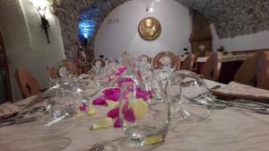 Reštaurácia alebo iné gastronomické zariadenie v ubytovaní Hotel Il Maniero