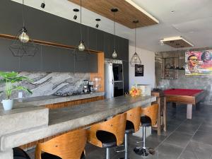 Nhà bếp/bếp nhỏ tại Ribera del lago