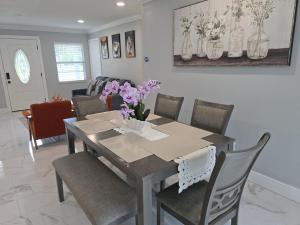 Gallery image of Tranquil House in Lake Mary in Lake Mary