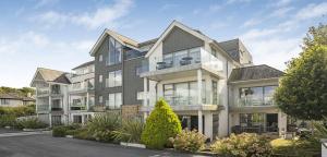 a large house with a lot of windows at 8 Salt in St Ives
