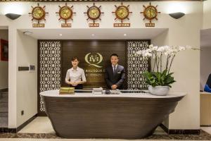 Starfsfólk á Sofia Suite Hotel Danang
