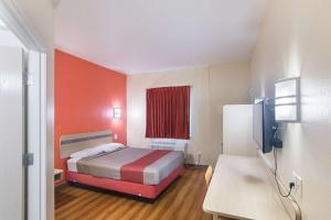 Postel nebo postele na pokoji v ubytování Motel 6-Terrell, TX