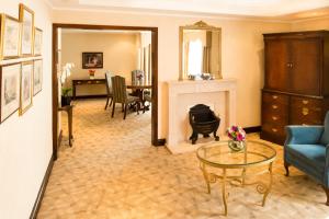 Area soggiorno di Millennium Hotel and Conference Centre Gloucester London