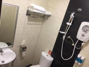 Bilik mandi di Hi Star Hotel