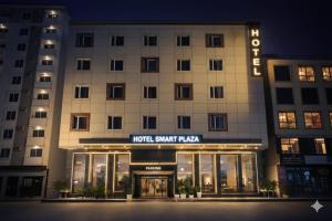 a hotel with a sign that reads hotel smart plaza at Hotel Smart Plaza-Near Delhi Airport in New Delhi