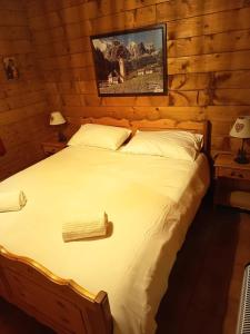 Gallery image of Trilocale stile Baita in Vezza dʼOglio