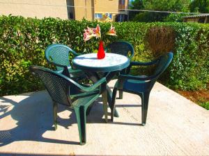 Vonkajšia záhrada v ubytovaní Apartments Dario 1104