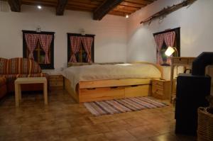 Letto o letti in una camera di Drevenička Jakubko