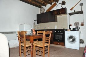 Kuchyň nebo kuchyňský kout v ubytování Zangoulos Villa