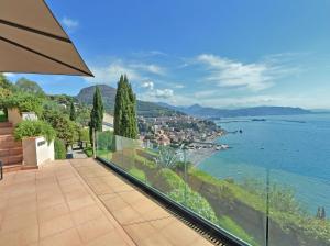 a balcony with a view of the water at Mira Suite in Vietri sul Mare